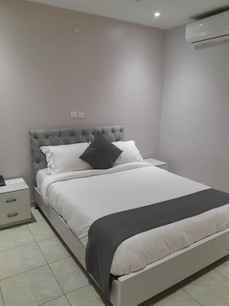 Hotel Laval أبيدجان المظهر الخارجي الصورة